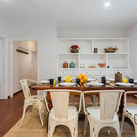 O&l Aire - Spacious And Bright In The Heart Of Apartment