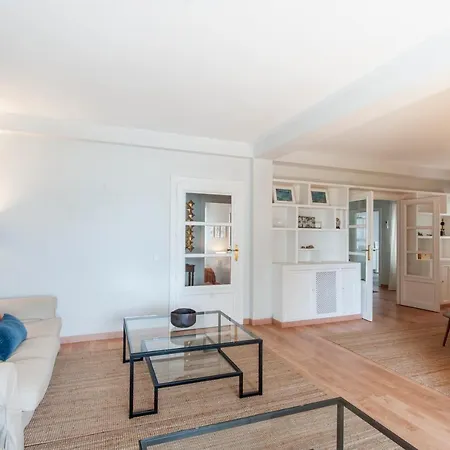 O&l Aire - Spacious And Bright In The Heart Of Apartment *